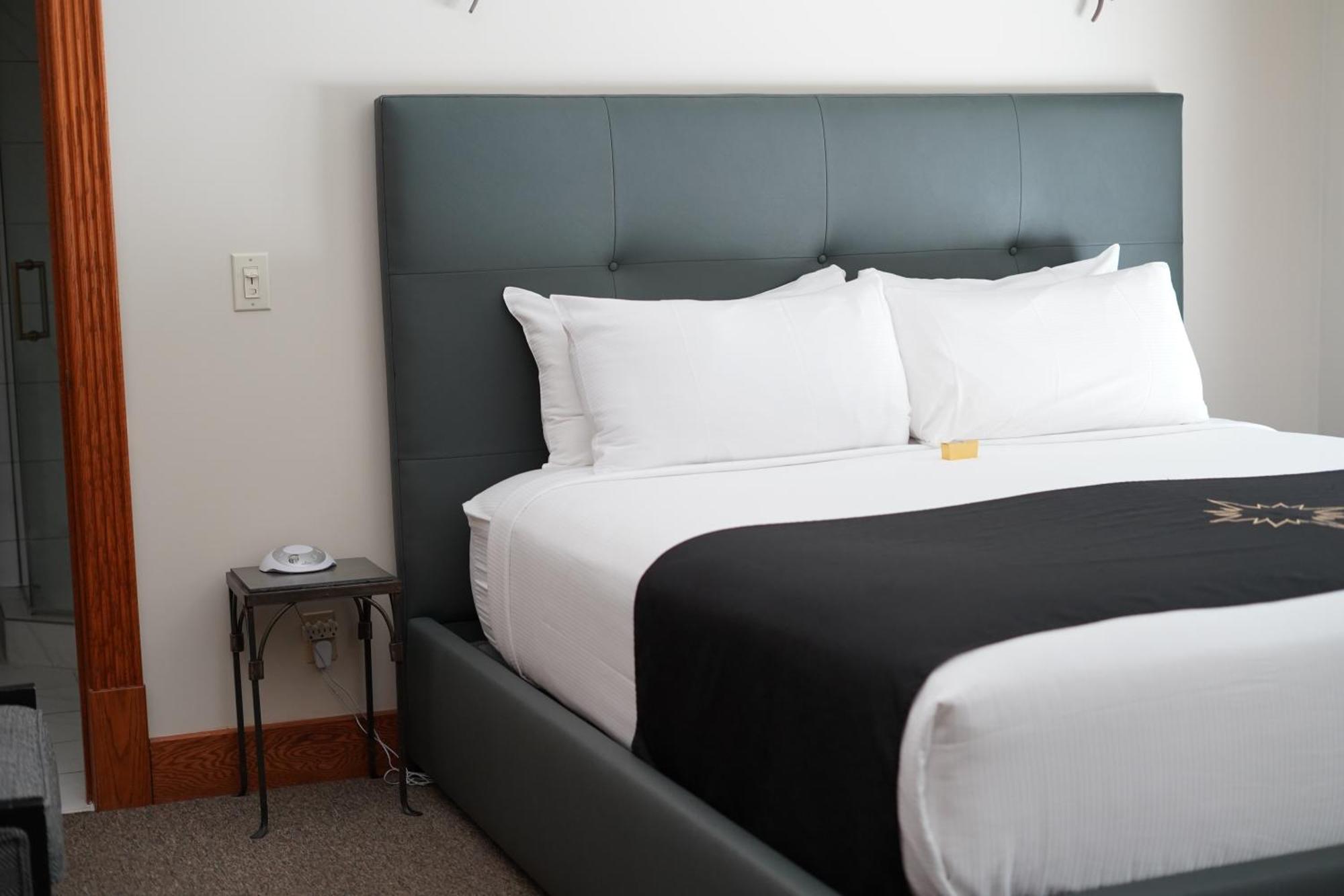 Inn At Black Star Farms Suttons Bay Exteriér fotografie