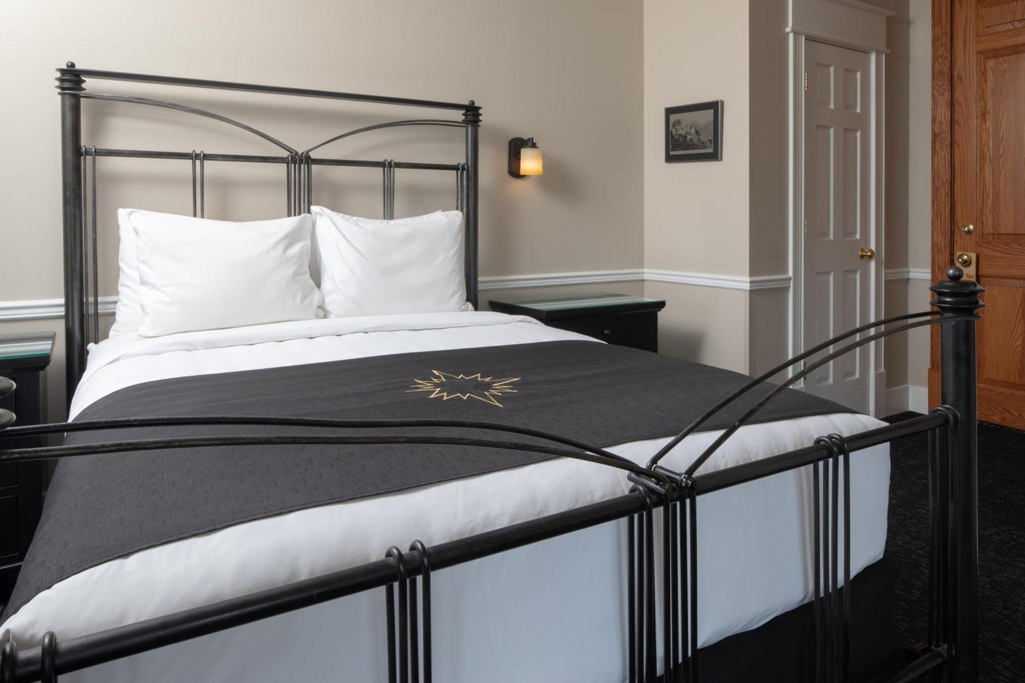 Inn At Black Star Farms Suttons Bay Pokoj fotografie